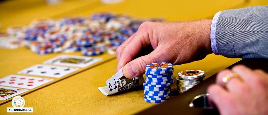 Xì tố hay còn được gọi với hai cái tên là Poker, Xì phé