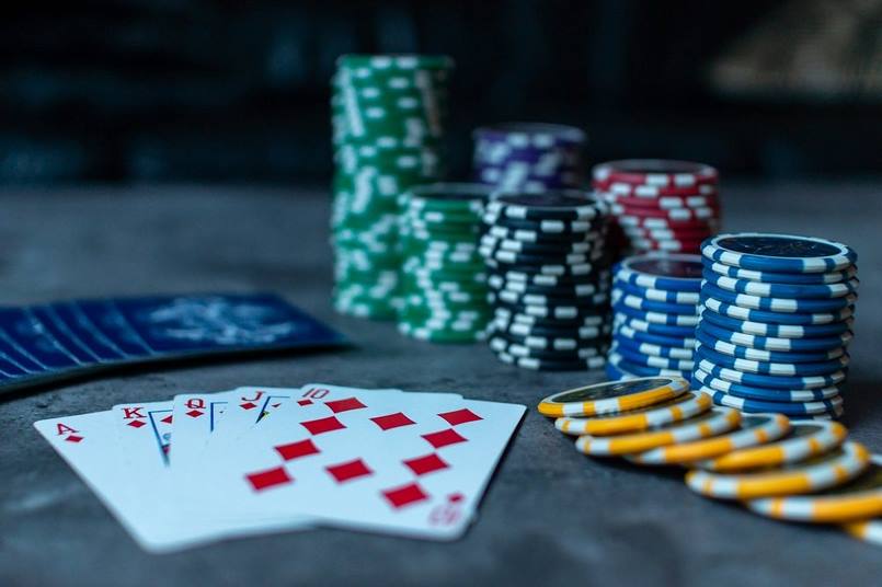 Giao diện đẹp mắt giúp Mot88 Poker càng thu hút người chơi hơn nữa